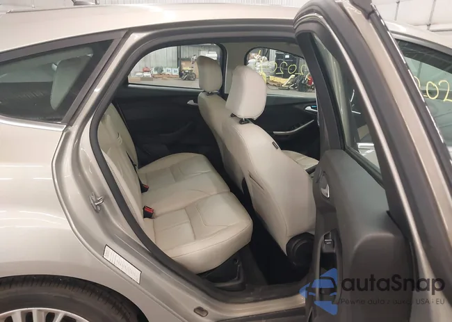 1FADP3N28GL326197: 43202059