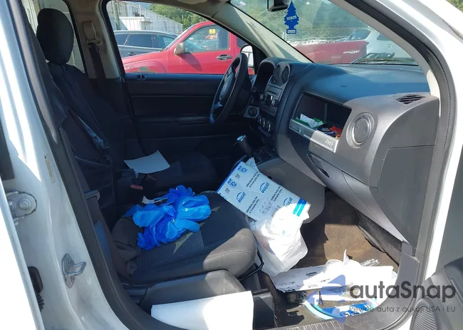 1C4NJCBA5GD641402: 43202469