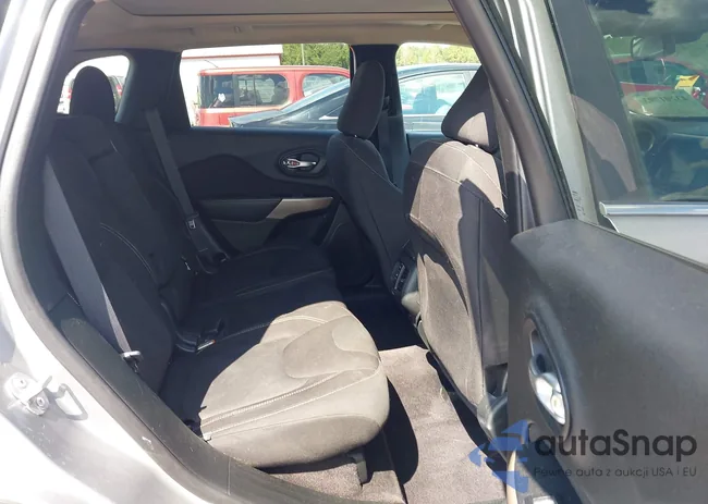 1C4PJLCB0HW642401: 43201793