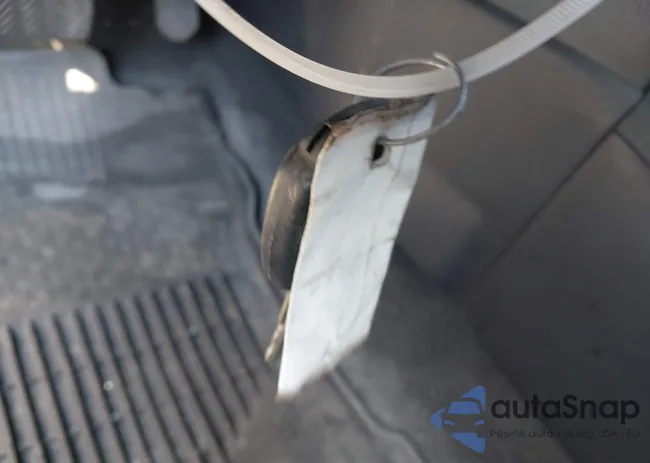 2T1BURHE8KC221047: 43201874