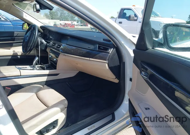 WBAKB4C54BC574990: 43203048