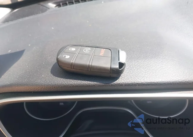 3C4NJDCB7KT638615: 43203104