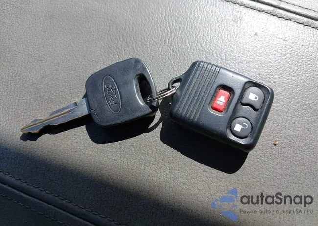 1FMFU18L22LA18404: 43203163