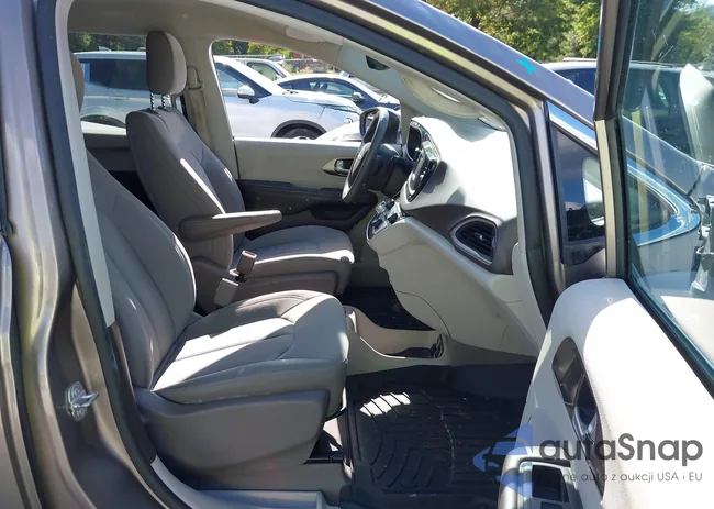 2C4RC1DG0HR654154: 43203172