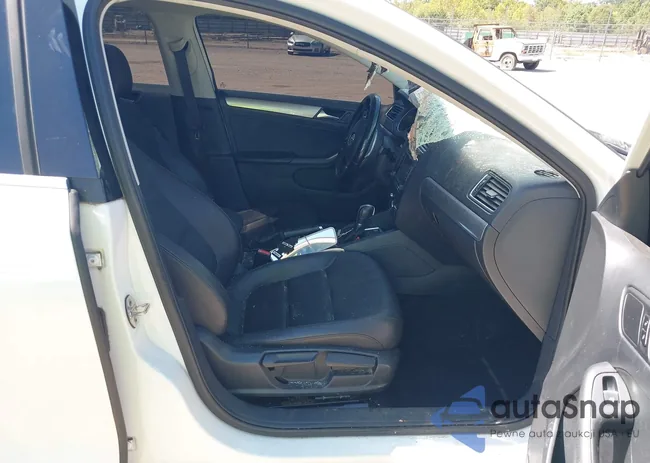 3VWD07AJ4FM414046: 43203235