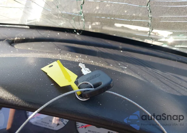 1FAFP46V0XF184367: 43202735