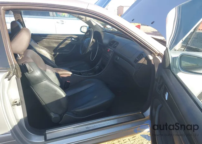 WDBLJ70G01F163258: 43204213