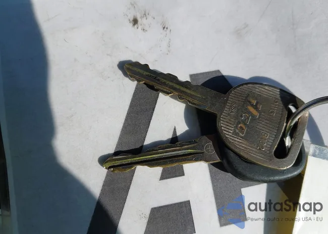 1GCCS19WX18173757: 43204414