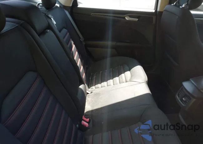 3FA6P0HR6DR187121: 43204449