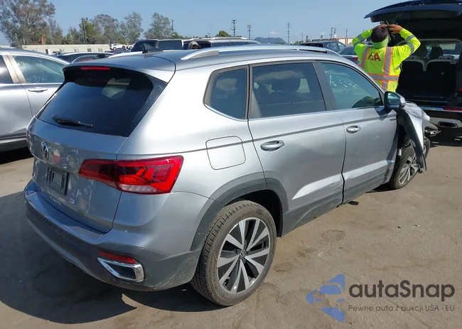 3VVSX7B21RM081579: 43204533