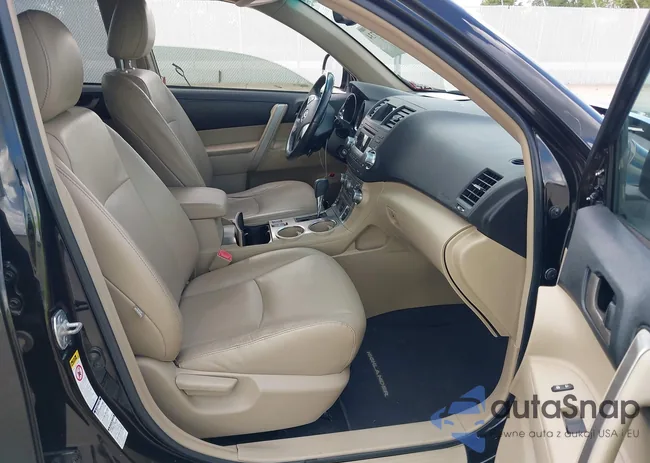 5TDBK3EH8BS086838: 43203734