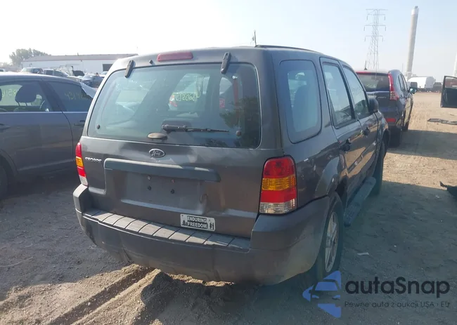 1FMYU92Z75KD27879: 43203737