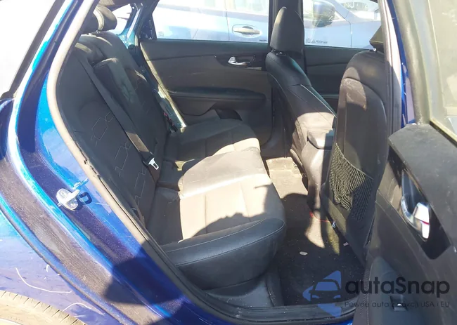 3KPF34AD5ME332846: 43203904