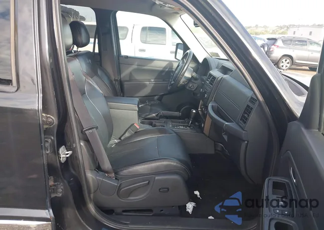 1C4PJMAK4CW176103: 43205114