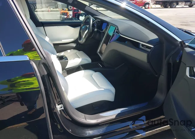 5YJSA1E29JF246070: 43205322