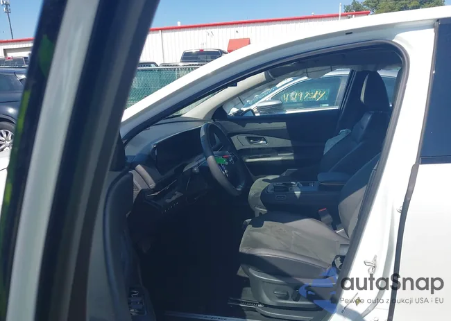 JN1DF0BB5RM731790: 43204556