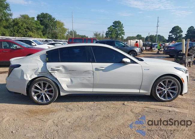 1G6DV5RW7M0131152: 43204748