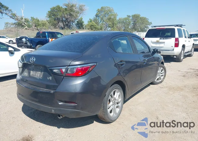 3MYDLBZV1GY145214: 43206144