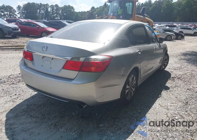 1HGCR2F37EA011712: 43205684