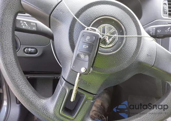 3VW2K7AJ9EM350747: 43205728