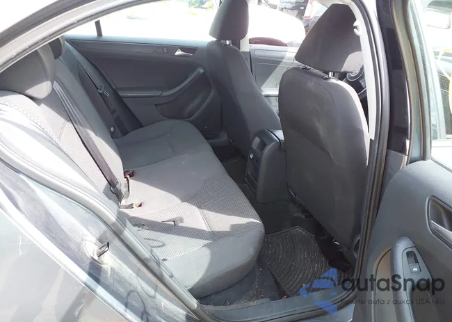 3VW2K7AJ9EM350747: 43205728