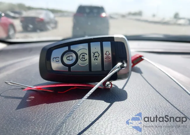 3FA6P0HD4HR245401: 43207131