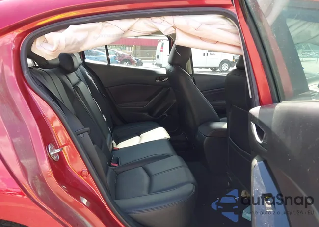 3MZBN1V31JM267582: 43207444