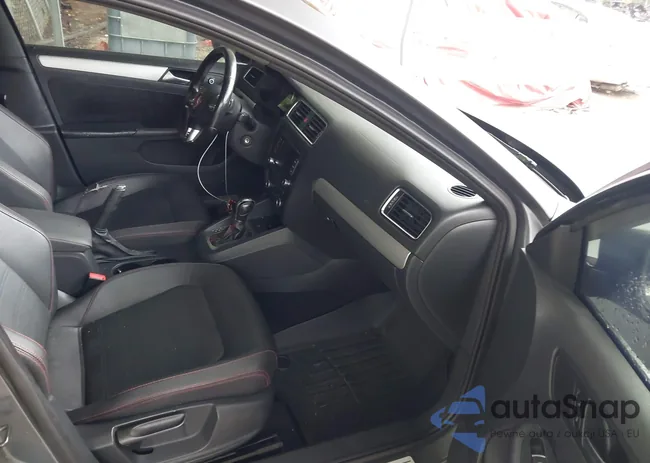 3VW4A7AJ8CM417444: 43207955