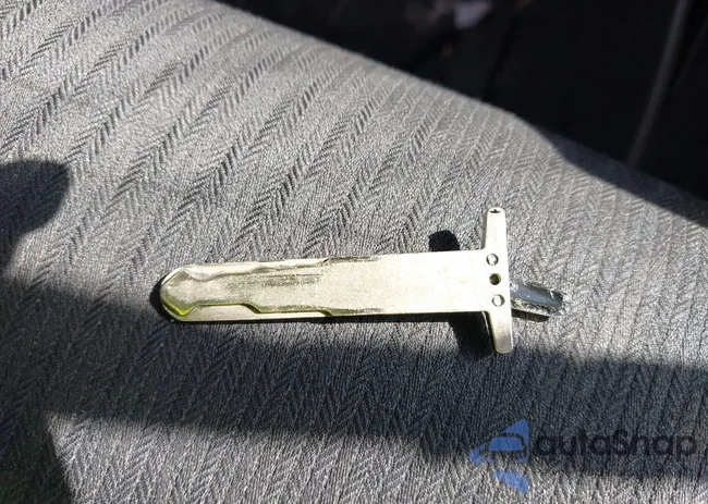 1HGCR2F53GA046087: 43208027