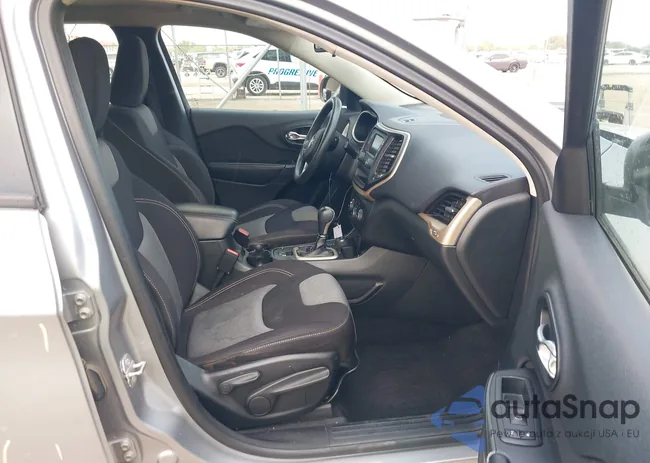 1C4PJMAB4EW233404: 43207640