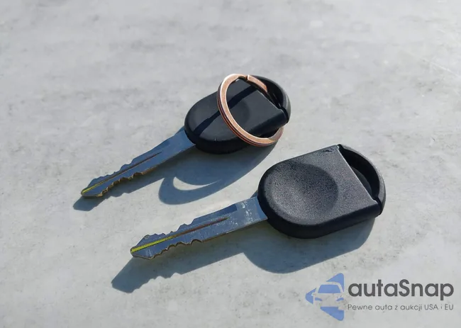 1FTYR10DX2PB49737: 43209541