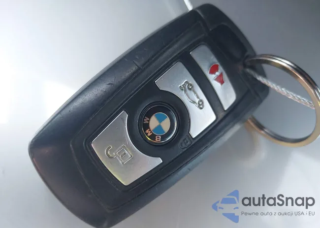 WBAXG5C58DD229486: 43208575