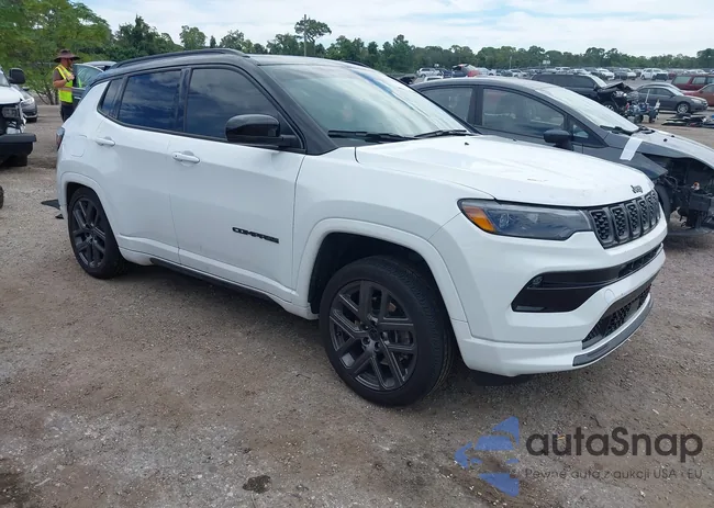 3C4NJDCN0ST586285: 43208621