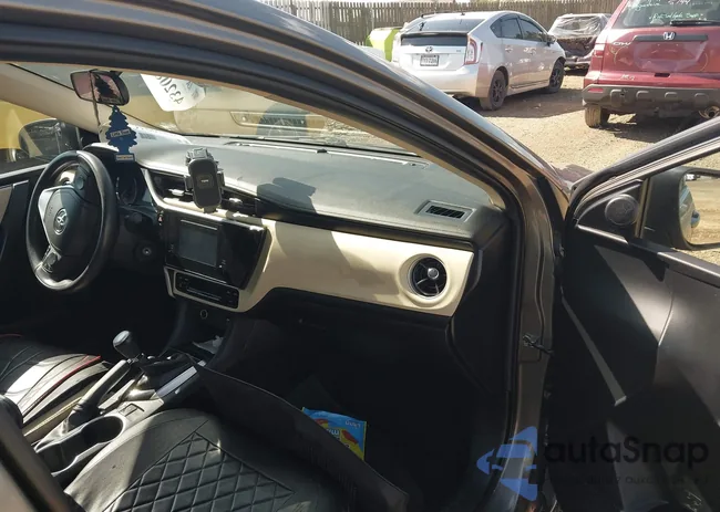 2T1BURHE6JC979273: 43208846