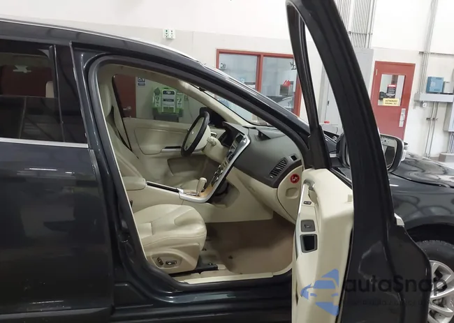 YV4992DZ4A2086224: 43210145