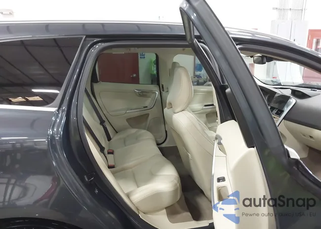 YV4992DZ4A2086224: 43210145