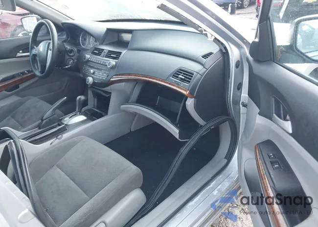 1HGCP3F75BA021696: 43210174