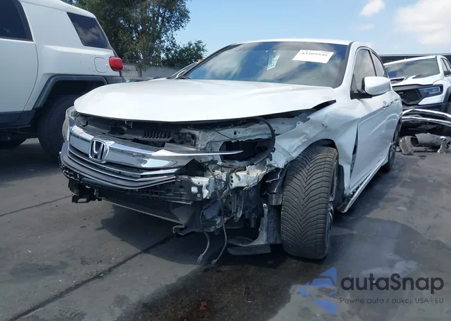 1HGCR2F5XHA138525: 43209546