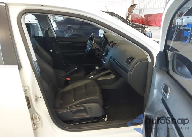 3VWRL7AJ2AM175666: 43209602