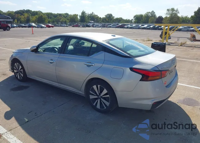 1N4BL4DV1NN324913: 43209761