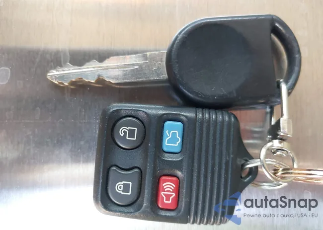 1FMEU64E68UA69262: 43211113