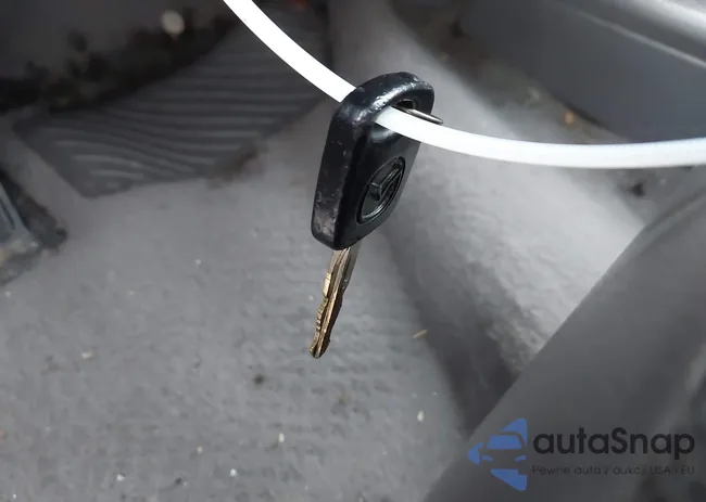 4F2YU06161KM60082: 43211982