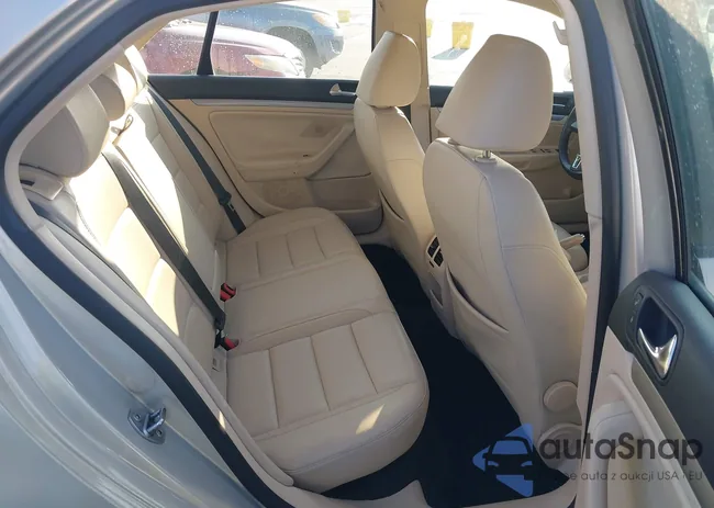 3VWRX7AJ8AM142028: 43211584