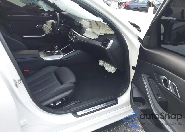 3MW5U7J04L8B29688: 43213027