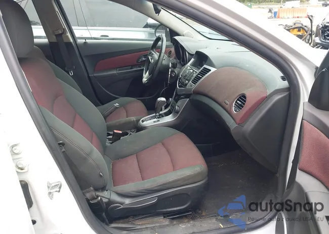 1G1PJ5SC2C7164113: 43214356