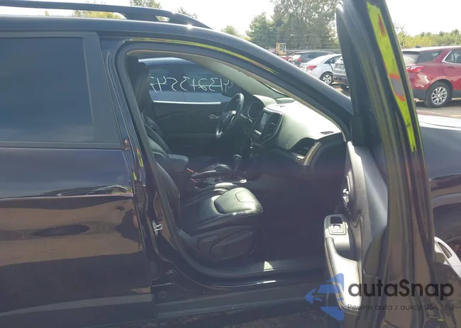 1C4PJMDB3HW556813: 43213547