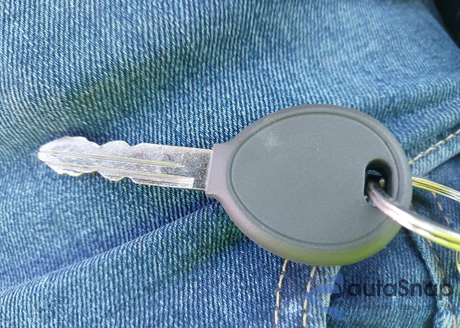 1C4NJPBA1FD273774: 43213698