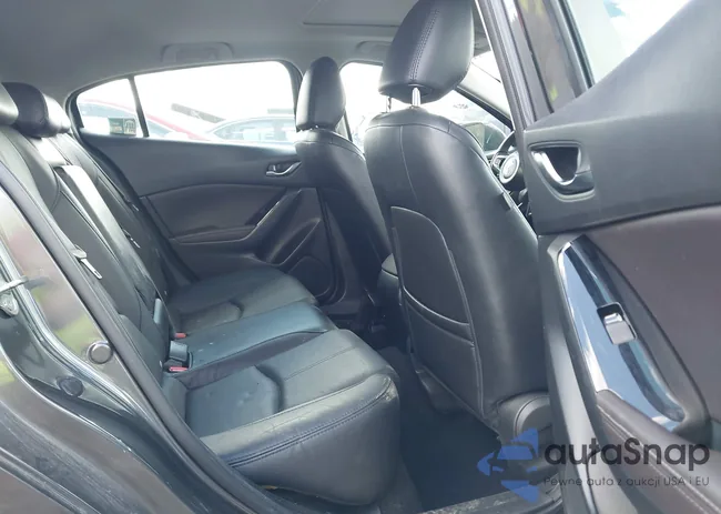 3MZBN1M35JM231427: 43213704