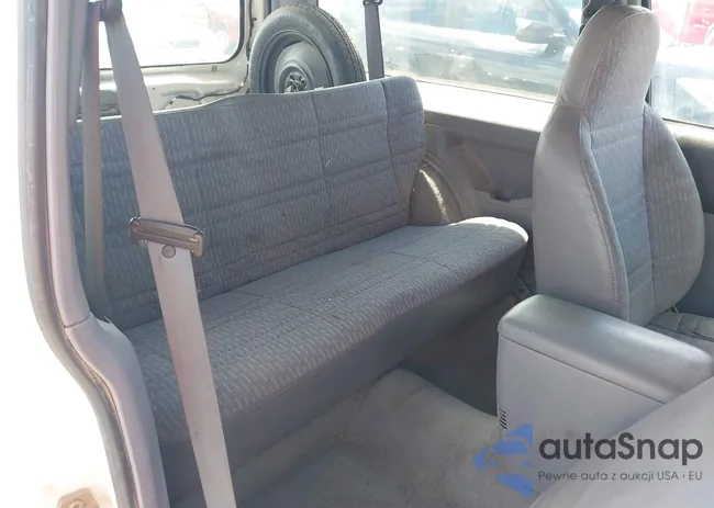 1J4FJ27S6VL535795: 43213808