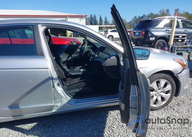 1HGCP26799A048310: 43216390